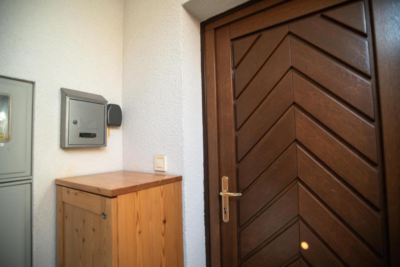 Pritlicni Apartma Hribovc Z Atrijem Kranjska Gora Exterior foto