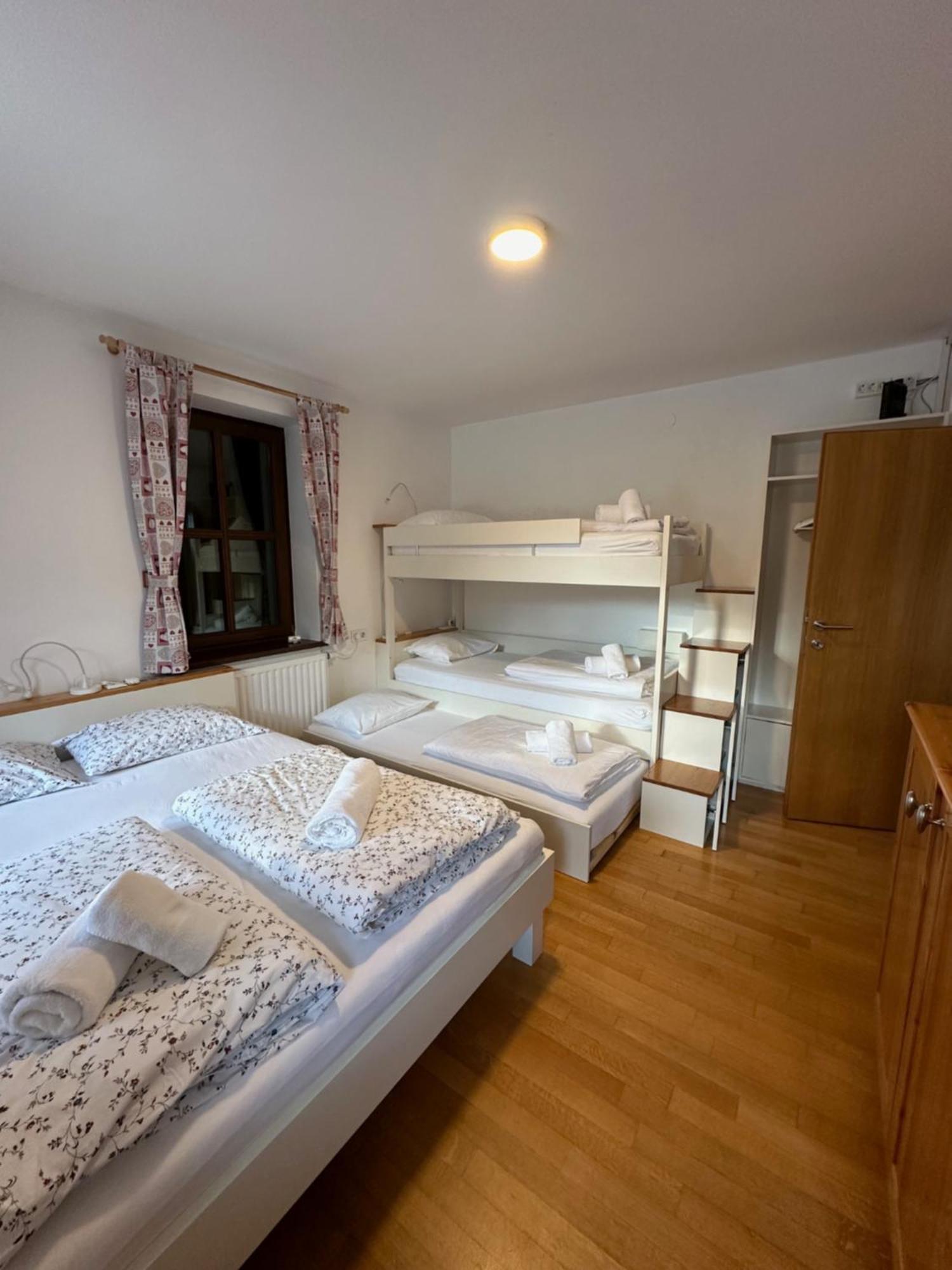Pritlicni Apartma Hribovc Z Atrijem Kranjska Gora Exterior foto